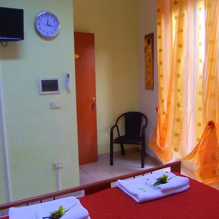 Agora A 2 Minuti Dalla Valle Dei Templi E 5 Minuti Dal Mare Bed & Breakfast 3*